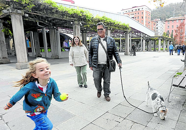 «Ya era hora de que llegase el metro a Rekalde casi dos décadas después»